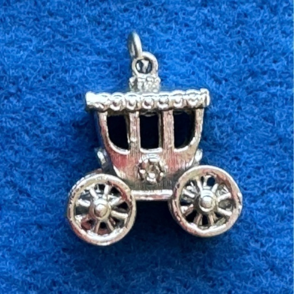 Disney 925 Sterling Silver 3 Dimensional Cinderella Carriage Bracelet Ch…